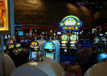 Investing money on online casinos will be worthy. Why?
