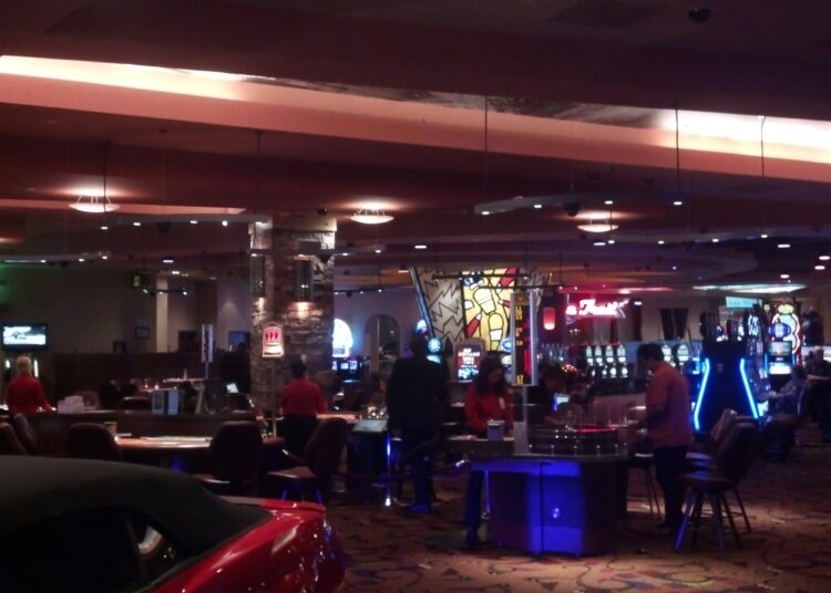 Which Online Casino Games Do Mobile Players Prefer?